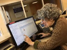 Old Lady Computer GIFs | Tenor