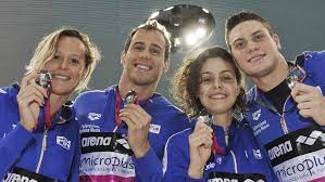 Nella giornata di oggi, ai campionati europei di nuoto in vasca lunga di glasgow, fabio scozzoli ha conquistato la medaglia di bronzo nella 4×100 mista mista. Europei Nuoto Argento Per L Italia Nella Staffetta 4x100 Mista