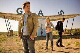 Age of extinction is a 2014 american science fiction action film based on the transformers franchise. Interview Cast Of Transformers Age Of Extinction On Looking Cool Marky Mark As A Dad Freshfiction Tv