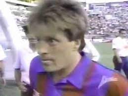 En catorce duelos contra los felinos, sólo perdió uno. Miguel El Piojo Herrera Golpea A Una Persona En Leon Youtube