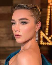 Florence pugh is an english actress. Alex Babsky Makeup Artist On Instagram Florencepugh For Tonight S Littlewomenmovie Premiere In New York Dove Grey Ey Florence Pugh Gray Eyes Cream Shadows