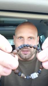 Kiedy Żaden Prezent Pod Choinkę Nie Wygląda Jak Wysoki Brunet