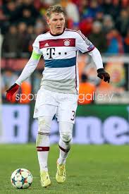 1 august 1984, kolbermoor, bavaria, germania de vest) este un fotbalist german retras din activitate. Champions League 2015 Images Football Posters Bastian Schweinsteiger