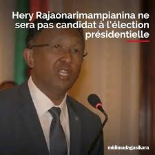 Filoha teo aloha HERY RAJAONARIMAMPIANINA. Rehefa namakafaka sy nandinika  dia nanapa kevitra fa TSY HIROTSAKA HO FIDIANA FILOHAM-PIRENENA amin'ny  2023 satria tsapany fa SAROTRA NY HANDRESY NY FILOHA ANDRY RAJOELINA.