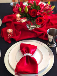 At dinner the vampire reveals his true nature to his guests and the real reason why they are there, to kill him before dawn, as he has grown bored with his existence. Vampire Dinner