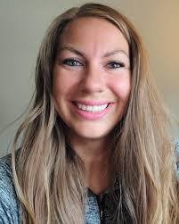 Ashley Vieira's Instagram, Twitter & Facebook