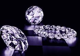 De Beers The World S Biggest Diamonds Company Started Selling Synthetic Diamonds For The First Time In Its 130 Year Hist Big Diamond De Beers Synthetic Diamond