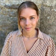 Kate Hope's Instagram, Twitter & Facebook