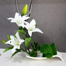 Dari belakang dengan pakaianku masih lengkap dengan jilbabku. Simulasi Bunga Lily Pernikahan Ruang Tamu Meja Makan Bunga Meja Teras Dekorasi Palsu Bunga Pot Vas Set Simulation Flowers Lily Weddingsflowers Lilies Aliexpress