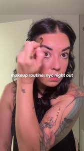 Ella Deasy Makeup Routine