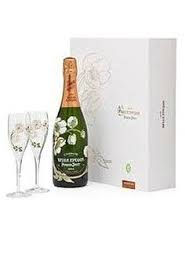 You can prepay either three months, six months, or 12 months in advance, and each shipment includes four to five curated artisanal food products. 46 Wedding Gift Ideas Wedding Gifts Gift Delivery Service Wedding