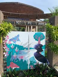 Mobile apps (redirected from manual saliran mesra alam). Shah Alam Botanical Garden Walk Trail Selangor Malaysia Pacer