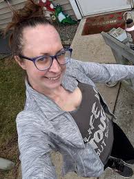 Dollar Tree 🎄 is hring right now. Stting at home, verifying orders. Good  pay.....vzjzk yeah he go