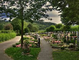 Is it allowed to put flowers on a grave. Memorializing Loved Ones With Cemetery Flowers Garden Crossings