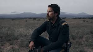 In un futuro prossimo, un giovane emarginato di nome wade watts fugge dalla sue fatiche quotidiane accedendo a un gioco per computer multigiocatore chiamato oasis. Watch Hostiles 2017 Full Movie Online Free A Legendary Native American Hating Army Captain Nearing Retirement In 1892 Is Given One Film Capo Indiano Cinema