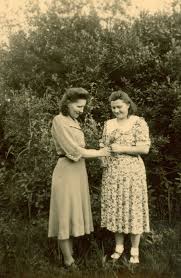 1949 Frauen Im Garten Fotos Auf Chroniknet Com