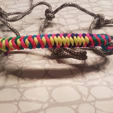 But, it works just the same without gutting the cord. How To Tie A 4 Strand Paracord Braid With A Core And Buckle 14 Steps With Pictures Instructables