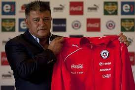 La selección de fútbol de chile, también conocida como la roja, 1 2 3 término afianzado en la década de 1980, 5 es el equipo representativo de dicho país en la categoría masculina de fútbol, la tercera selección nacional más antigua de américa y una de las veinte en el mundo n 2 —disputó su primer partido internacional el 27 de mayo de 1910 ante argentina—. Claudio Borghi Asoma Como Opcion Para Asumir La Seleccion De Colombia