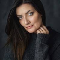 Holly Kimble's Instagram, Twitter & Facebook