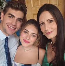 My film "family".......my son @sethedeen, and @bella.mraz, @ellenbwilliams  also pictured @steven.magee.sr and Claire Furguson. Grateful to work with  these actors