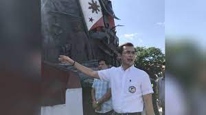 After 100 days in office, moreno has become a minor sensation in philippine politics, having risen from the slums to become mayor of the capital. Oh Sh T Manila Mayor Isko Moreno Steps In Human Feces In Bonifacio Monument Sacks Cop For Dirty Landmark Coconuts Manila