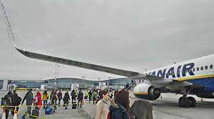 Choisissez votre destination et comparez nos offres opodo.fr vous permet de comparer le prix des billets d'avion de plus de 600 compagnies aériennes afin de trouver le vol le moins cher pour votre. O Zi La Berlin Cu Bilete De Avion La PreÈ 0 Pe Ruta BucureÈti Berlin