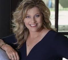 Phillis Orrick-RE/MAX Associates Northeast, 2940 Oak St, Kingwood, TX  77339, US