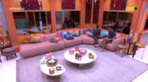 João Gabriel chama Diego Hypolito para conversar: 💬 Diego: "Você se  incomoda da gente falar amanhã? [...] Eu tô tão sobrecarregado. Você está  incomodado comigo com alguma coisa?" 💬 João Gabriel: "Tô." #BBB25 #RedeBBB