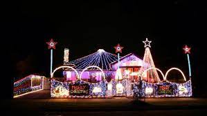 Christmas decorations, christmas trees, christmas lights & more from the christmas warehouse online shop. Where To See Christmas Lights 2020 Melbourne Suburb Street Guide Ellaslist