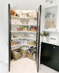 We've been solving kitchens space issues for many years and have some inspiring solutions to offer for most kitchen renovations. 8 Smart Ways To Place Corner Kitchen Cabinets Materialsix Com