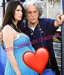 Per il cantante è stata la seconda paternità. Riccardo Fogli Con La Moglie Karin Trentini E La Figlia Michelle Una Famiglia A Prova Di Gogna Tv Guarda Le Foto Private People