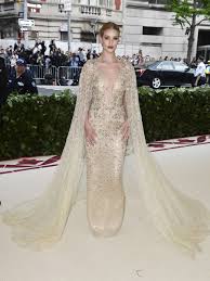 Met Gala 2018 The Best Dressed Celebrities On The Red Carpet Gala Fashion Met Gala Outfits Gala Outfit