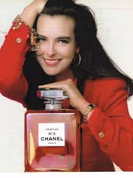 La ligne pour le bain de chanel n°5 incarnée par l'actrice ali macgraw en 1966, shootée par jérôme. Publicite Advertising 074 1988 Chanel Parfum N 5 Carole Bouquet Chanel Vintage Parfum Chanel Chanel