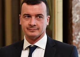 Das ist das neue ebay. Crisi Di Governo Salta L Uscita Del Libro Autobiografia Di Rocco Casalino Affaritaliani It