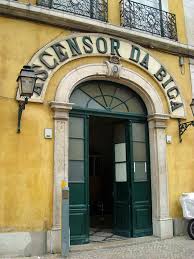 En su quinto aniversario de bodas, sito y ana comienzan a discutir dentro de un ascensor que sigue abriéndose en el mismo piso. Ascensor Da Bica Portugalvisitor Travel Guide To Portugal