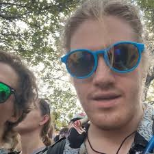 Took @abbyhaydenn to Chicago and she still managed to end up at a  margaritaville