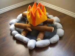 Felt Campfire Plush Toy Play Set Have An Indoors Campout Diy For Kids Felt Toys Kids Playing