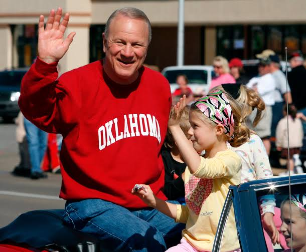 20 years after resignation from OU, Barry Switzer is still the king