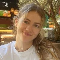 3000+ "Leónie" profiles