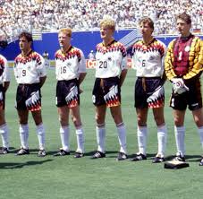 C't hat zubehör für das private public viewing getestet. Fussball Wm 1994 Stefan Effenbergs Stinkefinger Wird 25 Jahre Welt