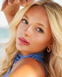 Ashley Willhite's Instagram, Twitter & Facebook