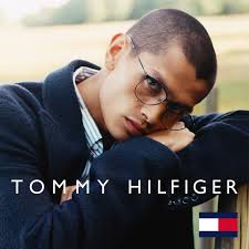 Tommy Hilfiger oduševit će vas svojim jednostavnim dizajnom i visokom  kvalitetom!