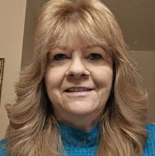 Hairstylist for texturing and feathering hair in Canandaigua?