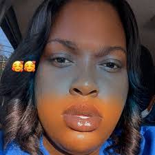 Shay Shelton's Instagram, Twitter & Facebook