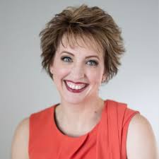 😵‍💫Giving everyone the hook up will destroy your business😵‍💫 Yvette  Bailey, CEO of Empowered Visionaries speaking at The W.O.M.B.  #nicoleismakingithappen #fyp #womeninbusiness #networking #thewomb  #womennetworking #thehookup #Bartering