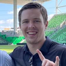 Ethan Burke's Instagram, Twitter & Facebook