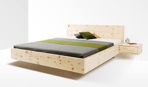 Zirbenbett Kraftquelle Akzentuierte Ecken Und Eine 7 Neigung Des Kopfteils Hinterlassen Einen Bleibenden Eindruck Das Zirbenb Bett Zimmer Schlafzimmermobel