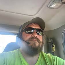 Photographer for maternity photos near lake?