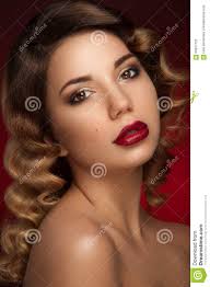 3 die wirkung brauner augen unterstreichen. Schones Portrat Junger Dame Mit Braunen Augen Stockbild Bild Von Facial Nahaufnahme 56537723