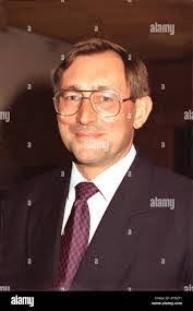 Desmond Curry's Instagram, Twitter & Facebook